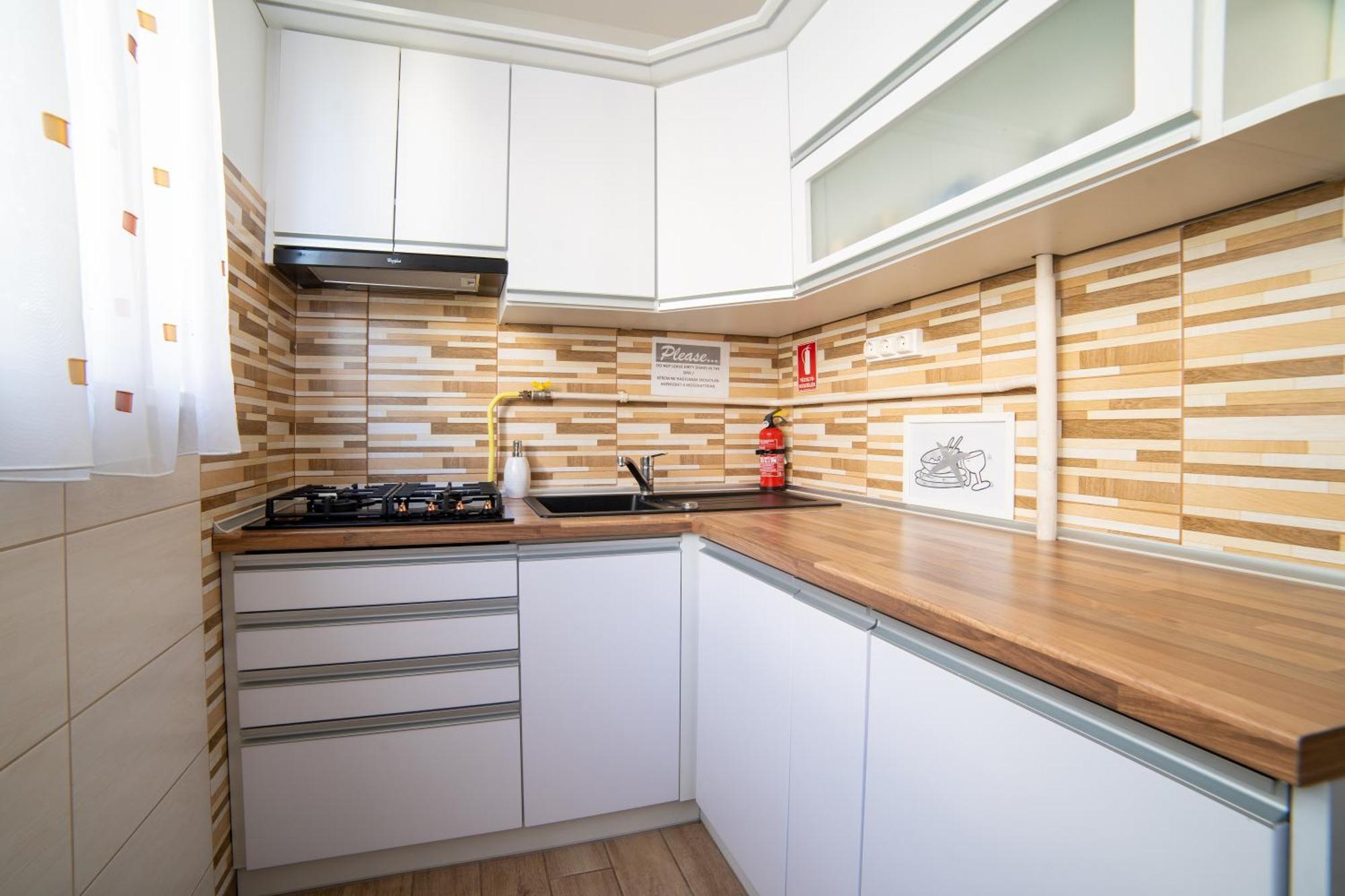 Comfort 14 -- Stylish City Apartment Netflix, Wi-Fi & Parking Miskolc Extérieur photo